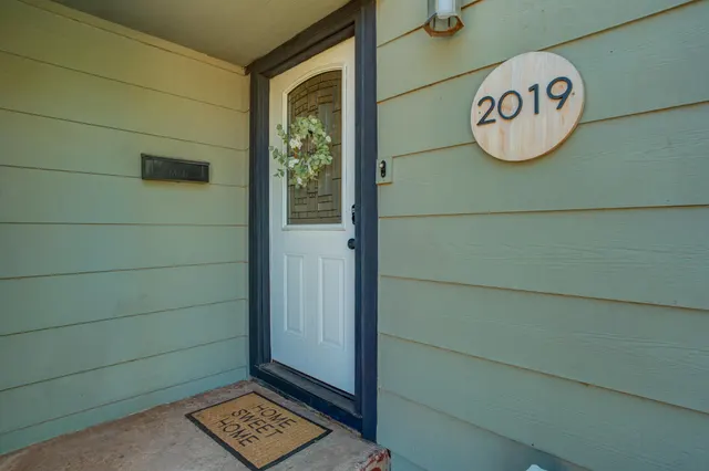 Photo 8 — 2019 40th Street, Lubbock, TX 79412