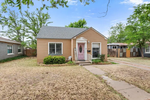 Photo 2 — 2111 23rd Street, Lubbock, TX 79411