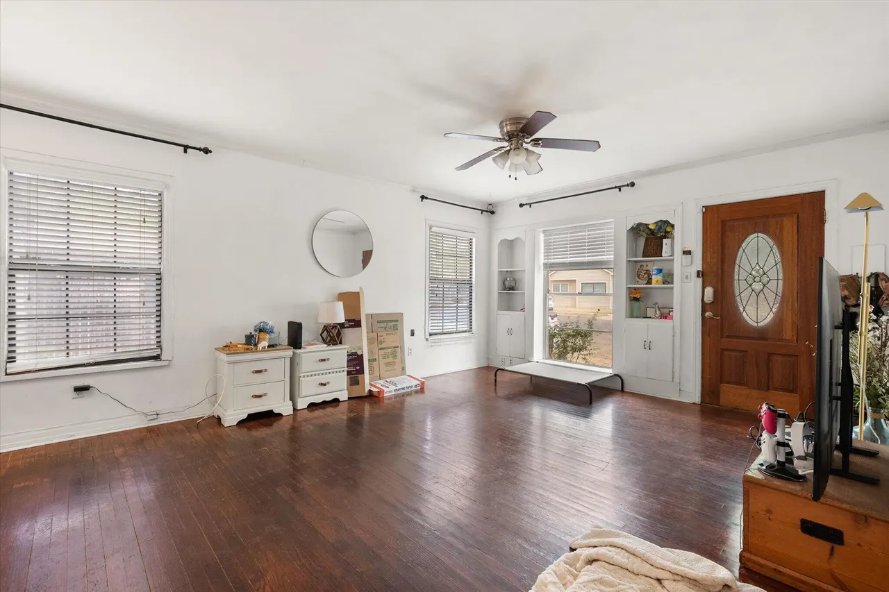 Photo 6 — 2111 23rd Street, Lubbock, TX 79411