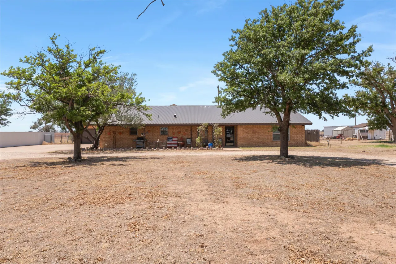 Photo 2 — 881 N U.S. Hwy 385, Levelland, TX 79336