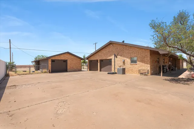 Photo 4 — 881 N U.S. Hwy 385, Levelland, TX 79336