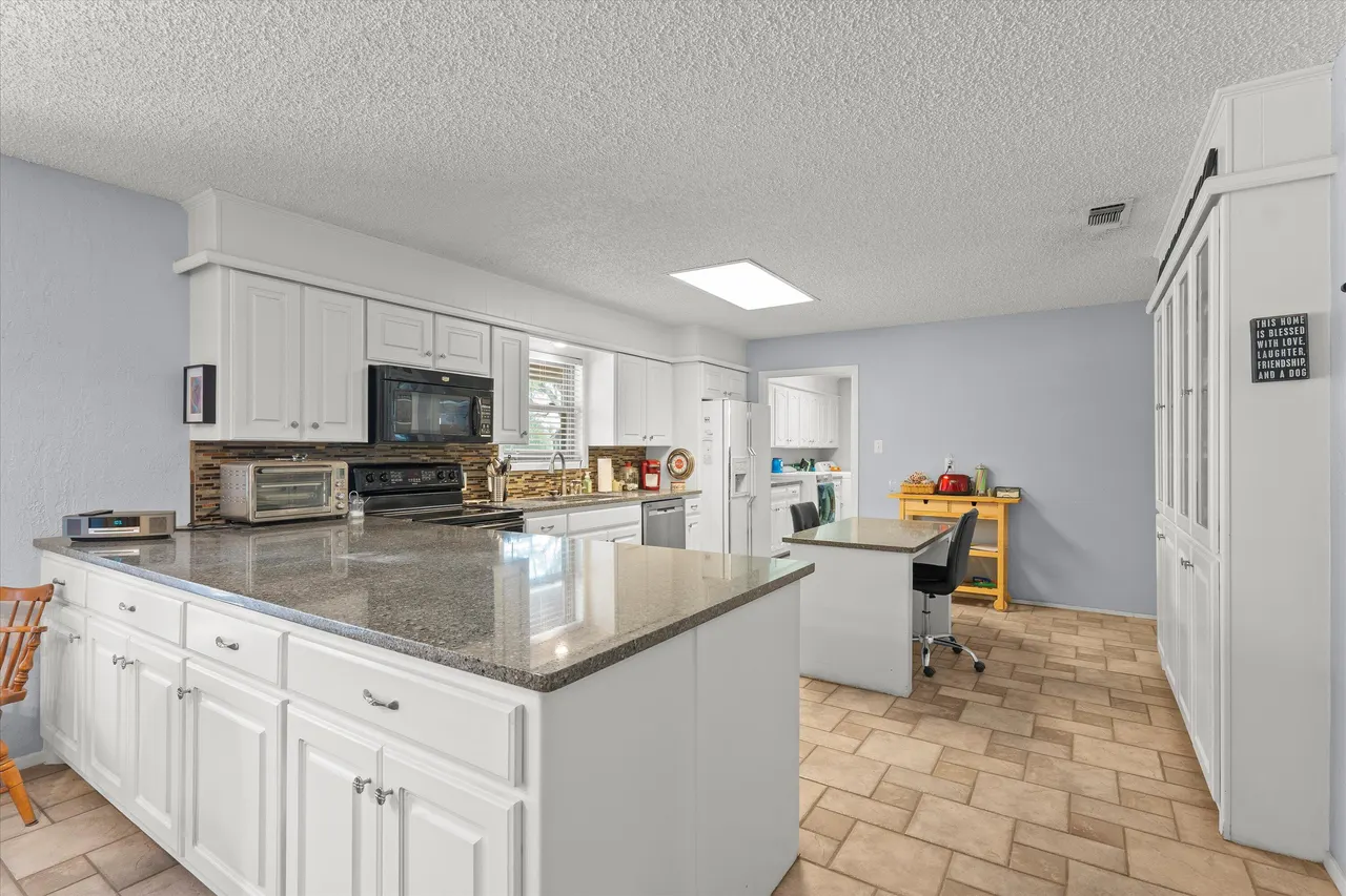 Photo 7 — 881 N U.S. Hwy 385, Levelland, TX 79336