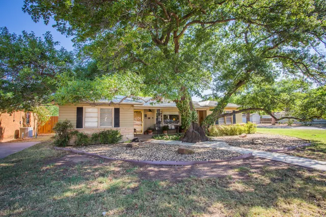 Photo 5 — 3613 24th Street, Lubbock, TX 79410