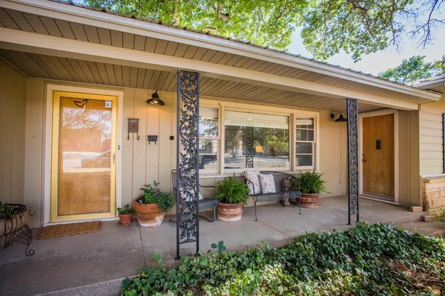 Photo 2 — 3613 24th Street, Lubbock, TX 79410