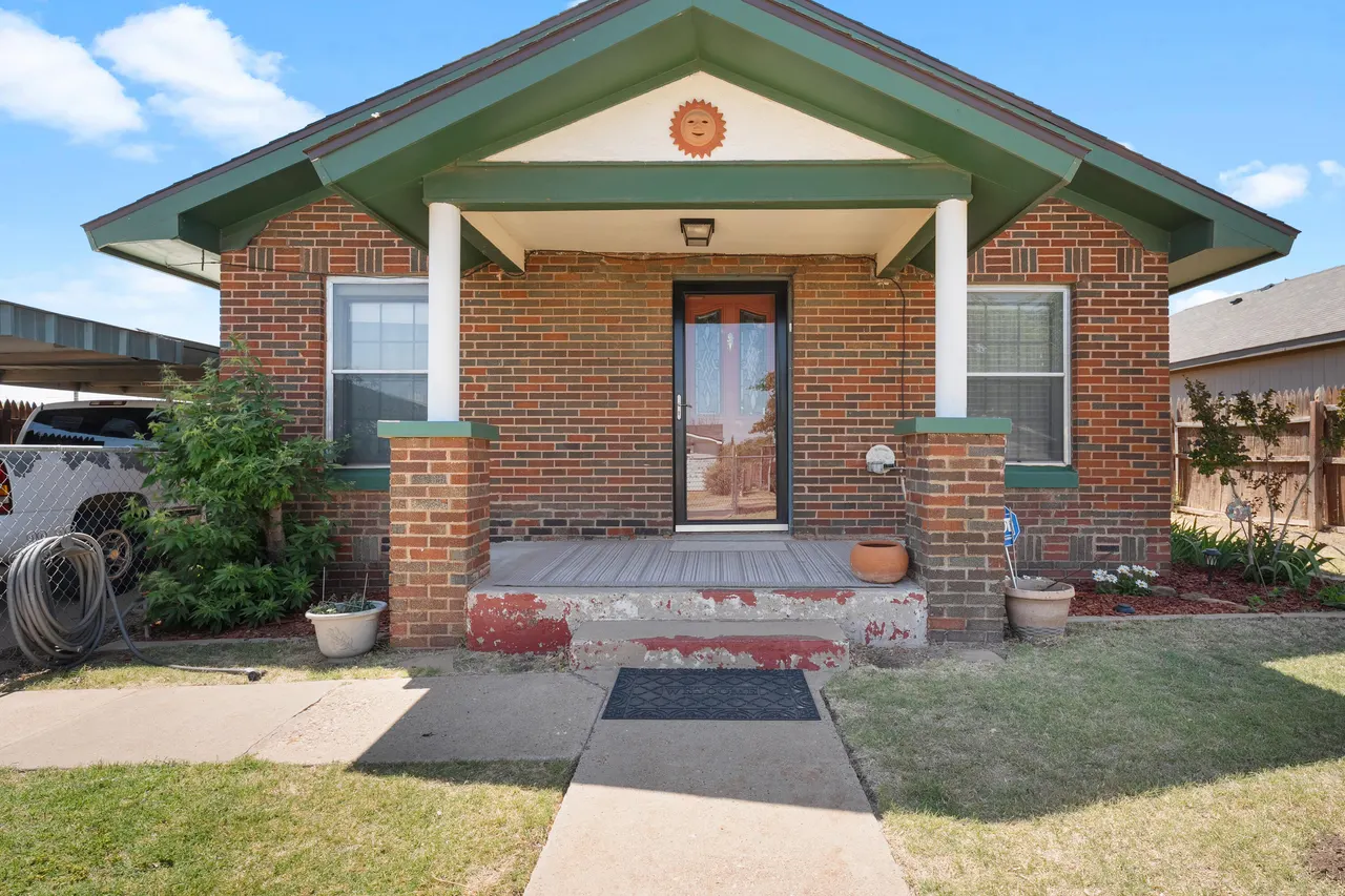 Front exterior — 319 N Sherman Avenue, Lubbock, TX 79415