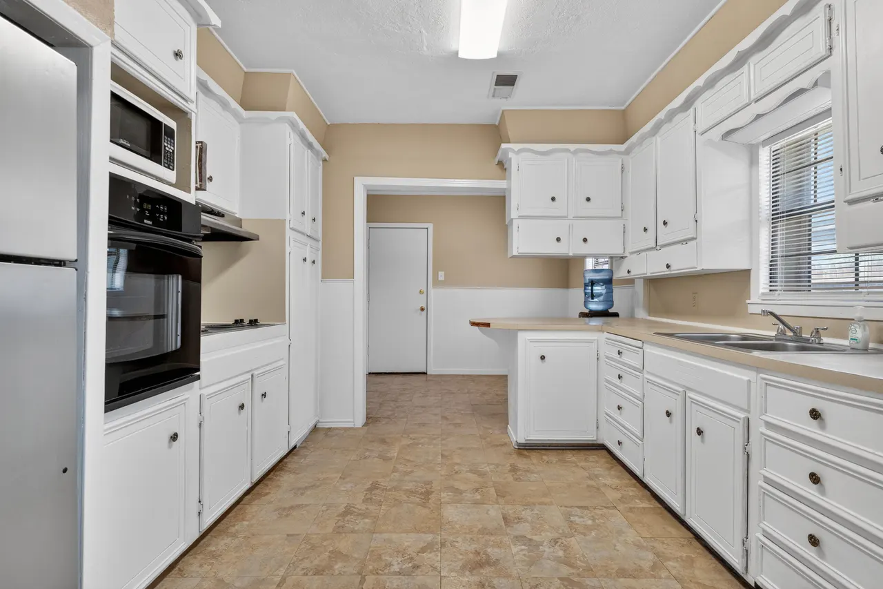 Photo 7 — 319 N Sherman Avenue, Lubbock, TX 79415