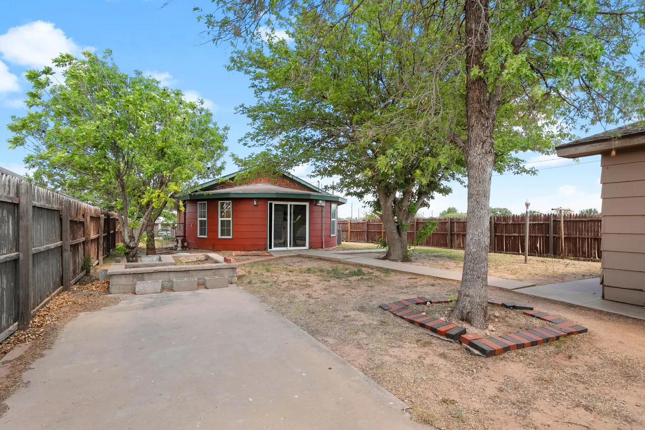 Photo 21 — 319 N Sherman Avenue, Lubbock, TX 79415