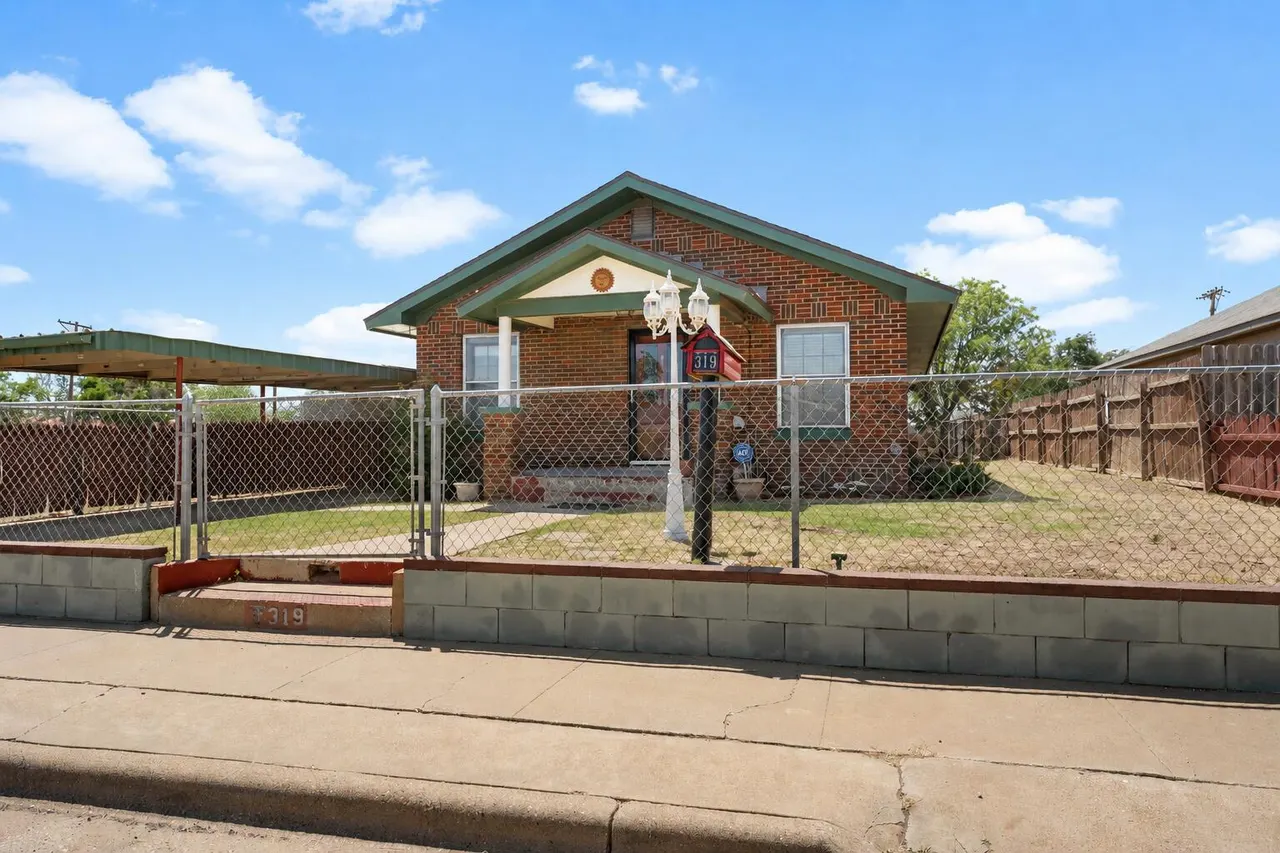 Photo 2 — 319 N Sherman Avenue, Lubbock, TX 79415