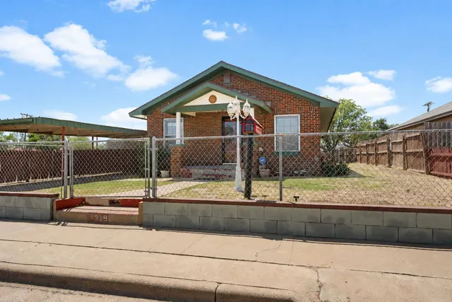Photo 2 — 319 N Sherman Avenue, Lubbock, TX 79415