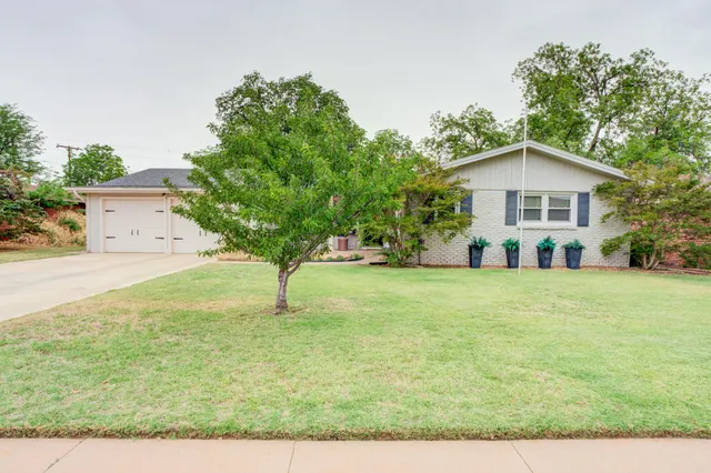 Photo 2 — 6009 Vernon Avenue, Lubbock, TX 79412