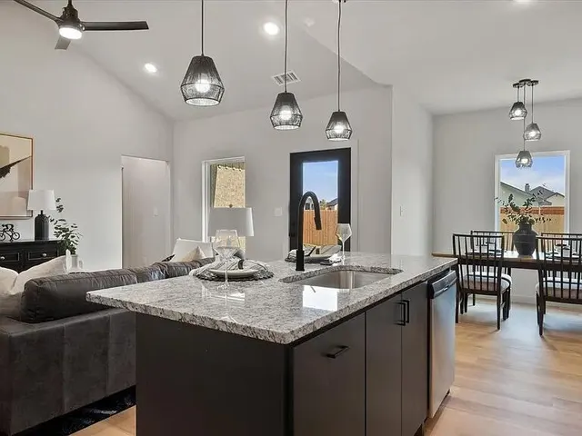 Photo 6 — 613 E 14th Street, Wolfforth, TX 79382