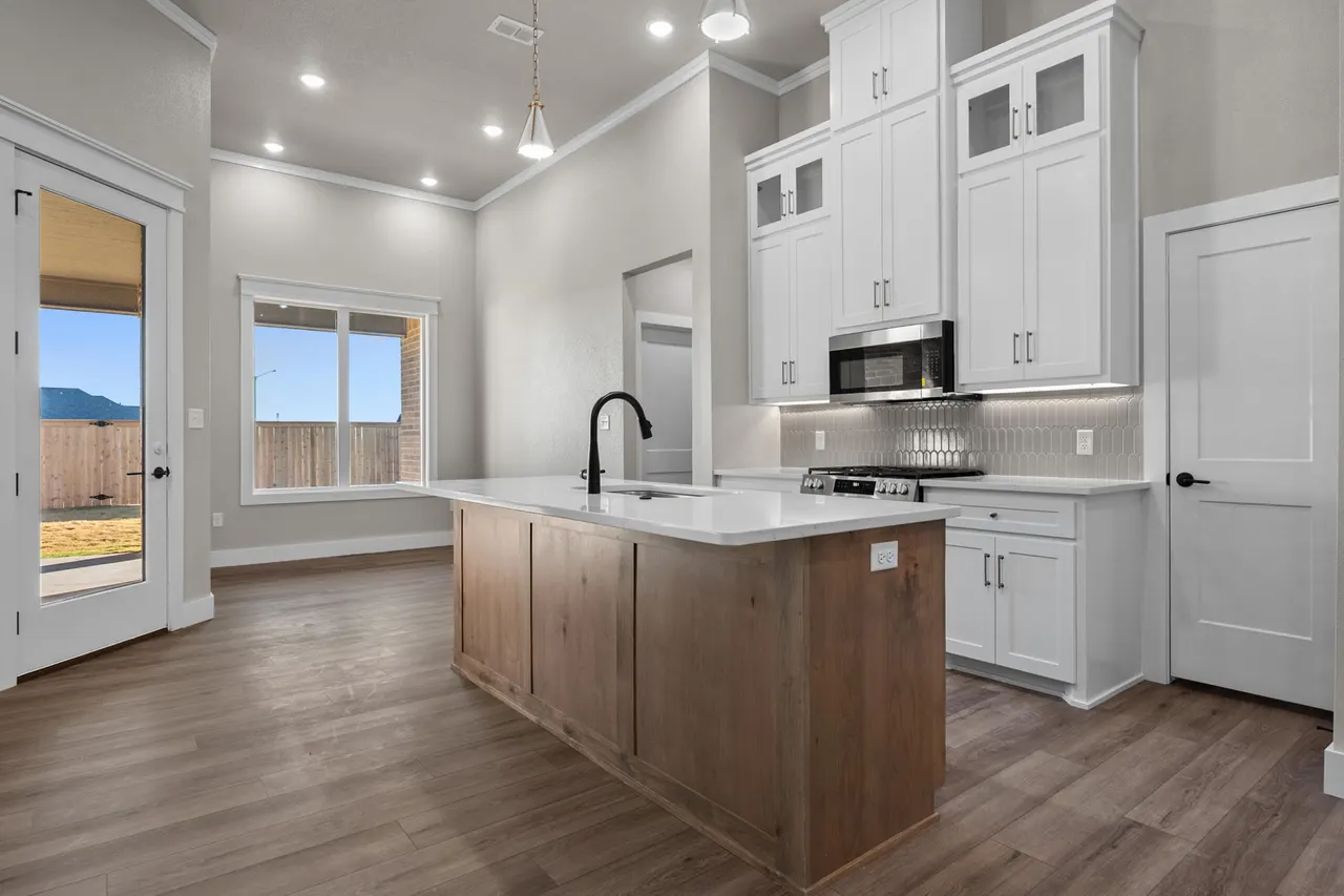 Photo 12 — 1123 N 6th Street, Wolfforth, TX 79382