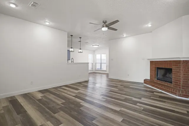 Photo 4 — 802 Genoa Avenue, Lubbock, TX 79416