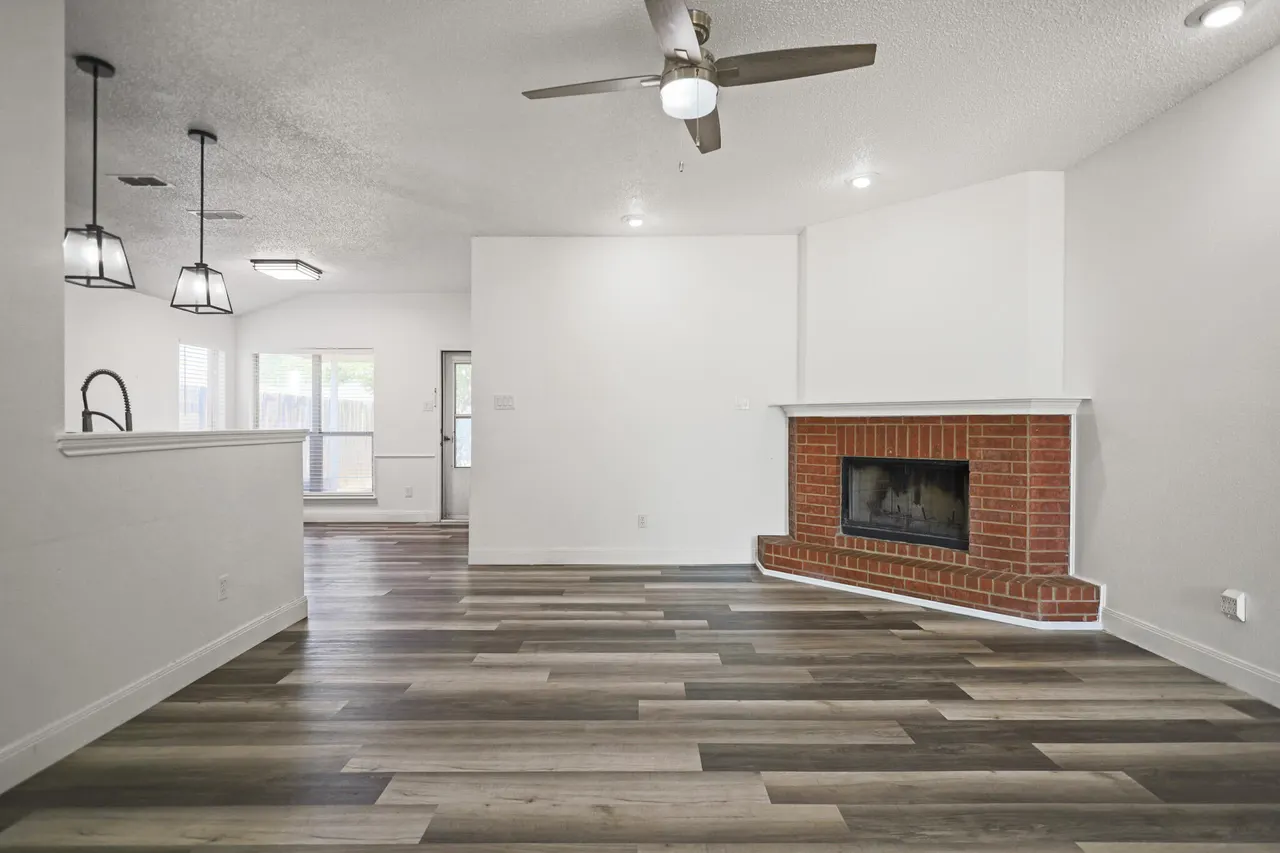 Photo 6 — 802 Genoa Avenue, Lubbock, TX 79416