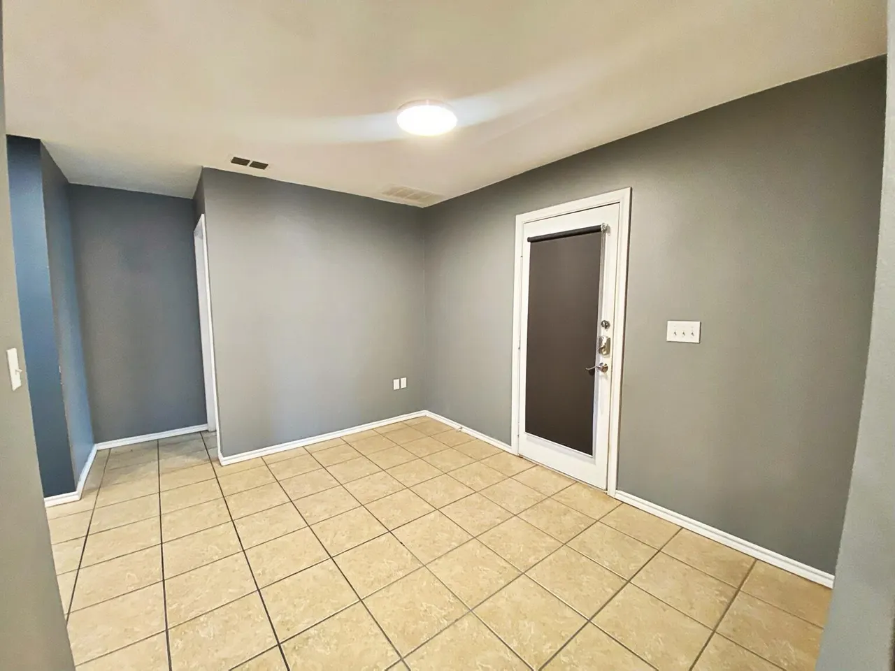 Photo 2 — 532 N Clinton Avenue, Lubbock, TX 79416
