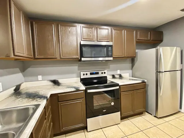 Photo 6 — 532 N Clinton Avenue, Lubbock, TX 79416