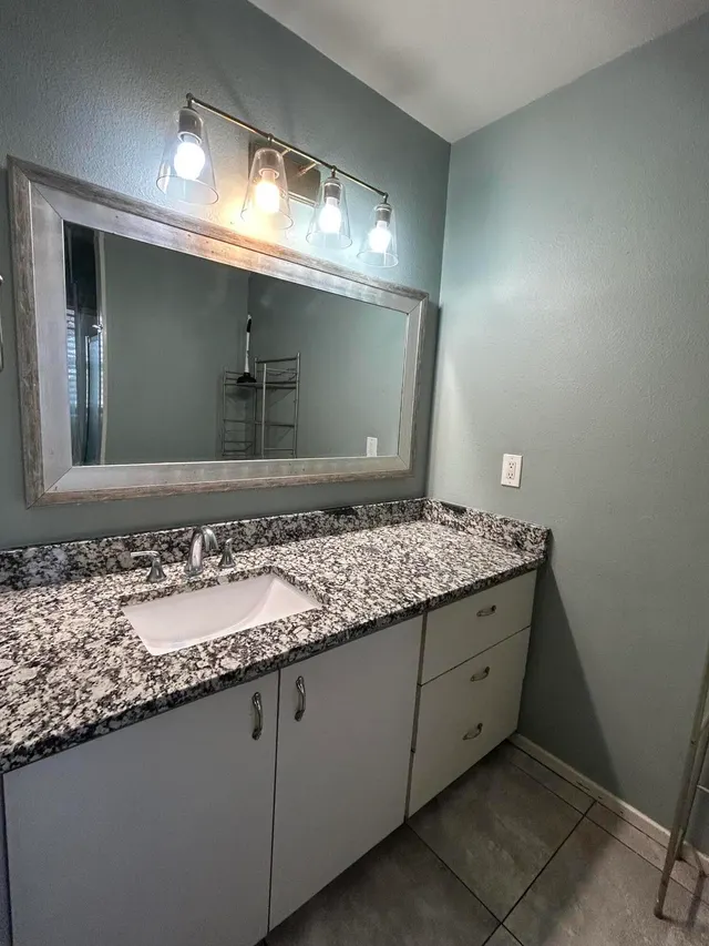 Photo 5 — 2610 36th Street, Lubbock, TX 79413
