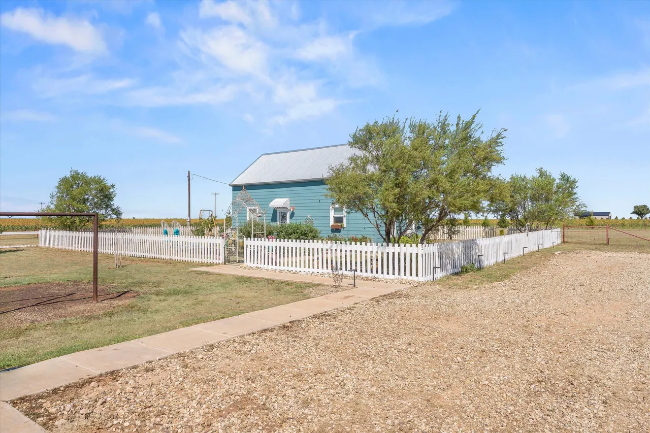 Photo 51 — 3370 Drill Stem, Levelland, TX 79336