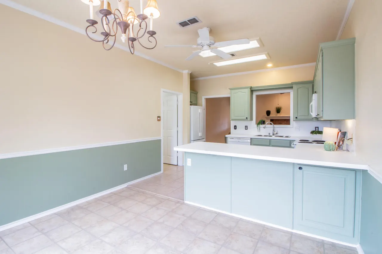 Photo 13 — 2805 87th Street, Lubbock, TX 79423