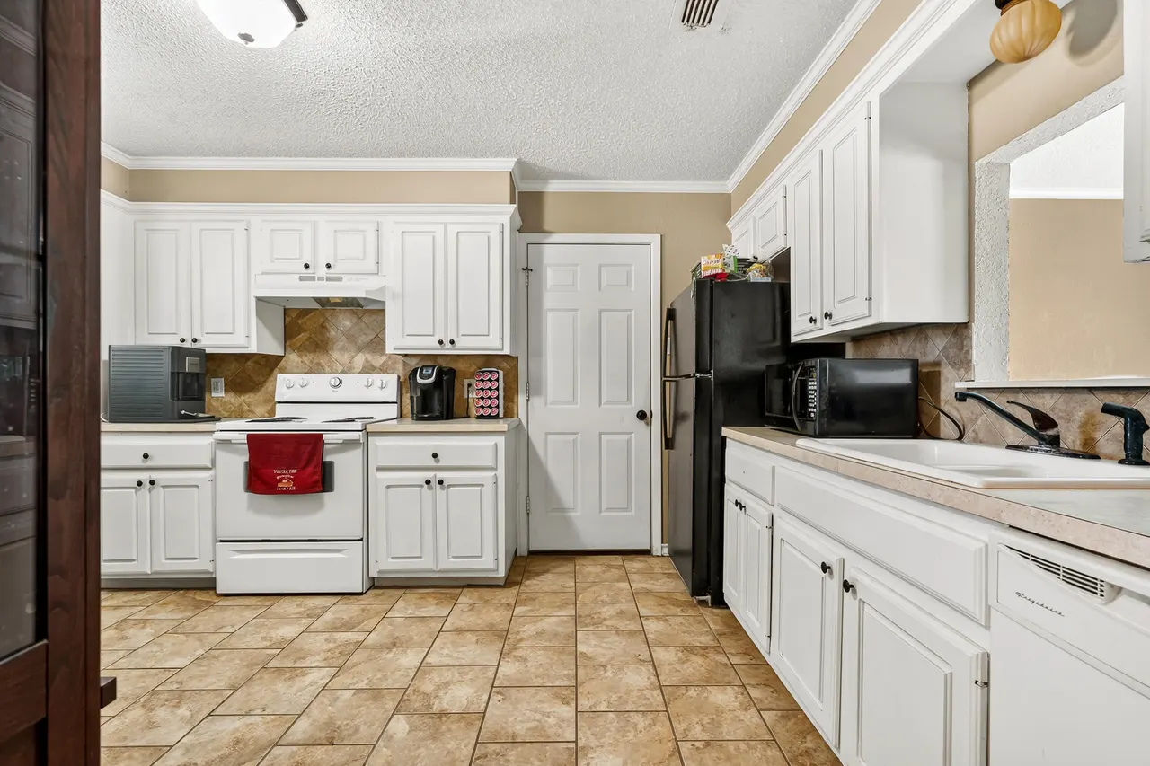 Photo 7 — 3401 Juneau Avenue, Lubbock, TX 79407