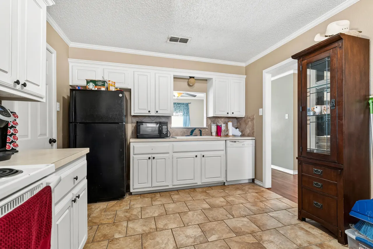 Photo 9 — 3401 Juneau Avenue, Lubbock, TX 79407