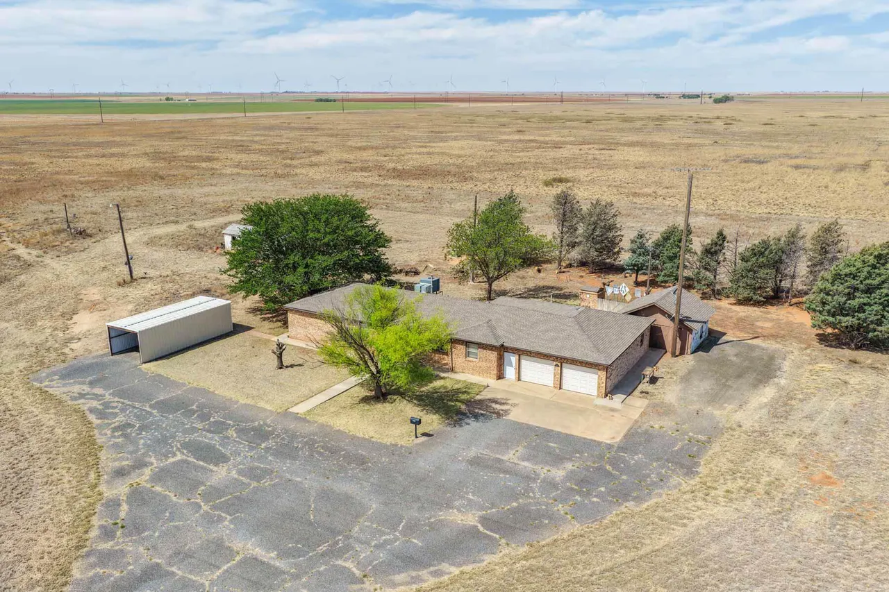 Photo 14 — 320 U.S. 84, Sudan, TX 79371