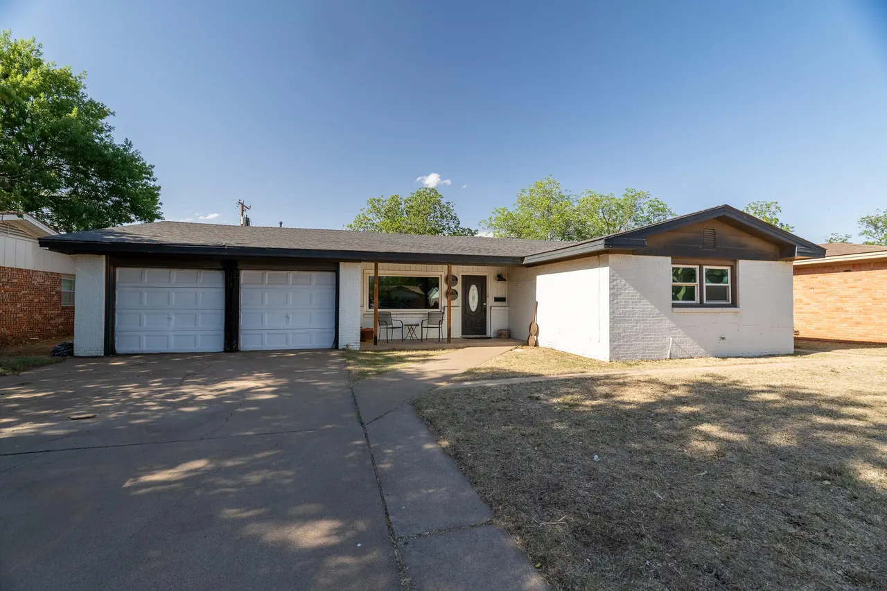 Photo 2 — 2106 64th Street, Lubbock, TX 79412