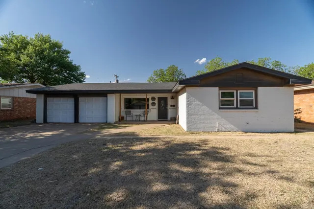 Photo 3 — 2106 64th Street, Lubbock, TX 79412