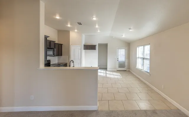 Photo 5 — 3618 Ridgely Avenue, Lubbock, TX 79407