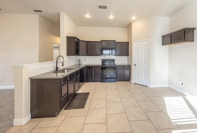 Photo 7 — 3618 Ridgely Avenue, Lubbock, TX 79407