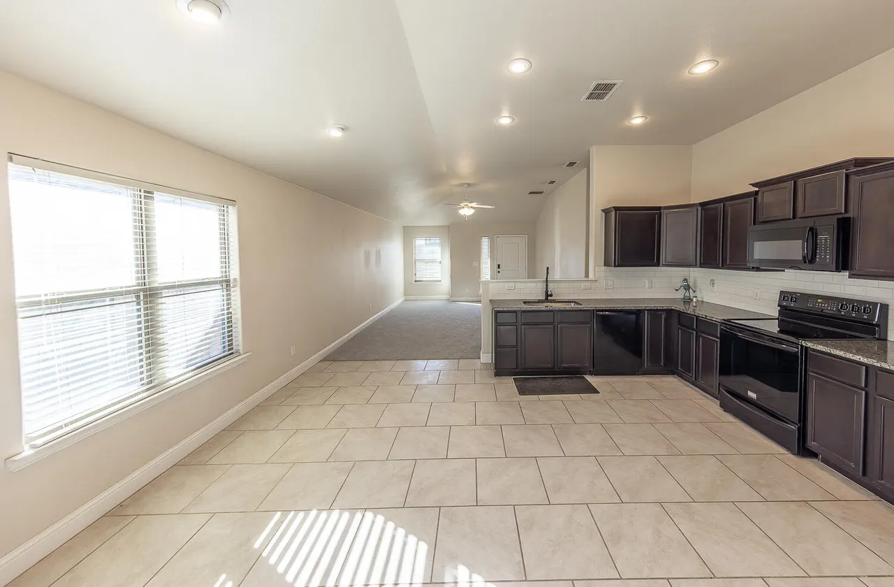 Photo 8 — 3618 Ridgely Avenue, Lubbock, TX 79407