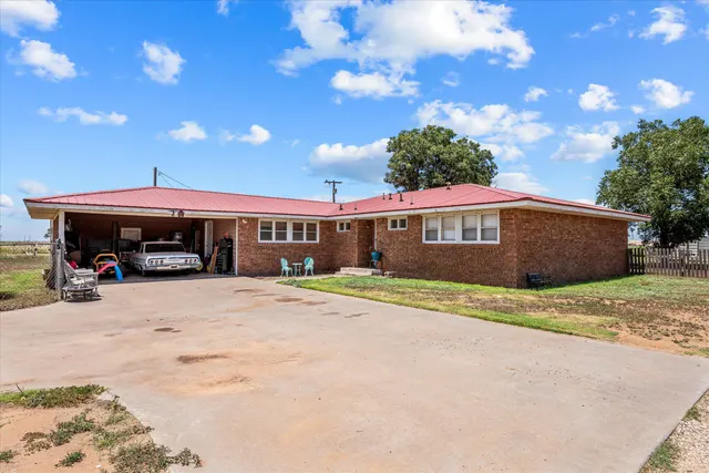 Photo 2 — 1601 Smith Street, Littlefield, TX 79339