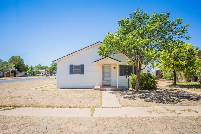 Front exterior — 1308 Avenue A, Levelland, TX 79336