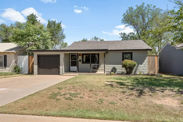 Photo 2 — 4804 38th Street, Lubbock, TX 79414