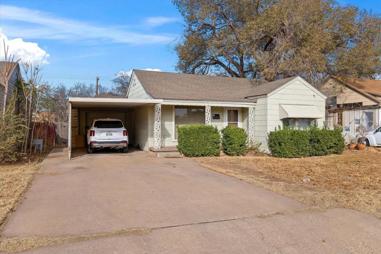 Photo 2 — 2222 22nd Street, Lubbock, TX 79411