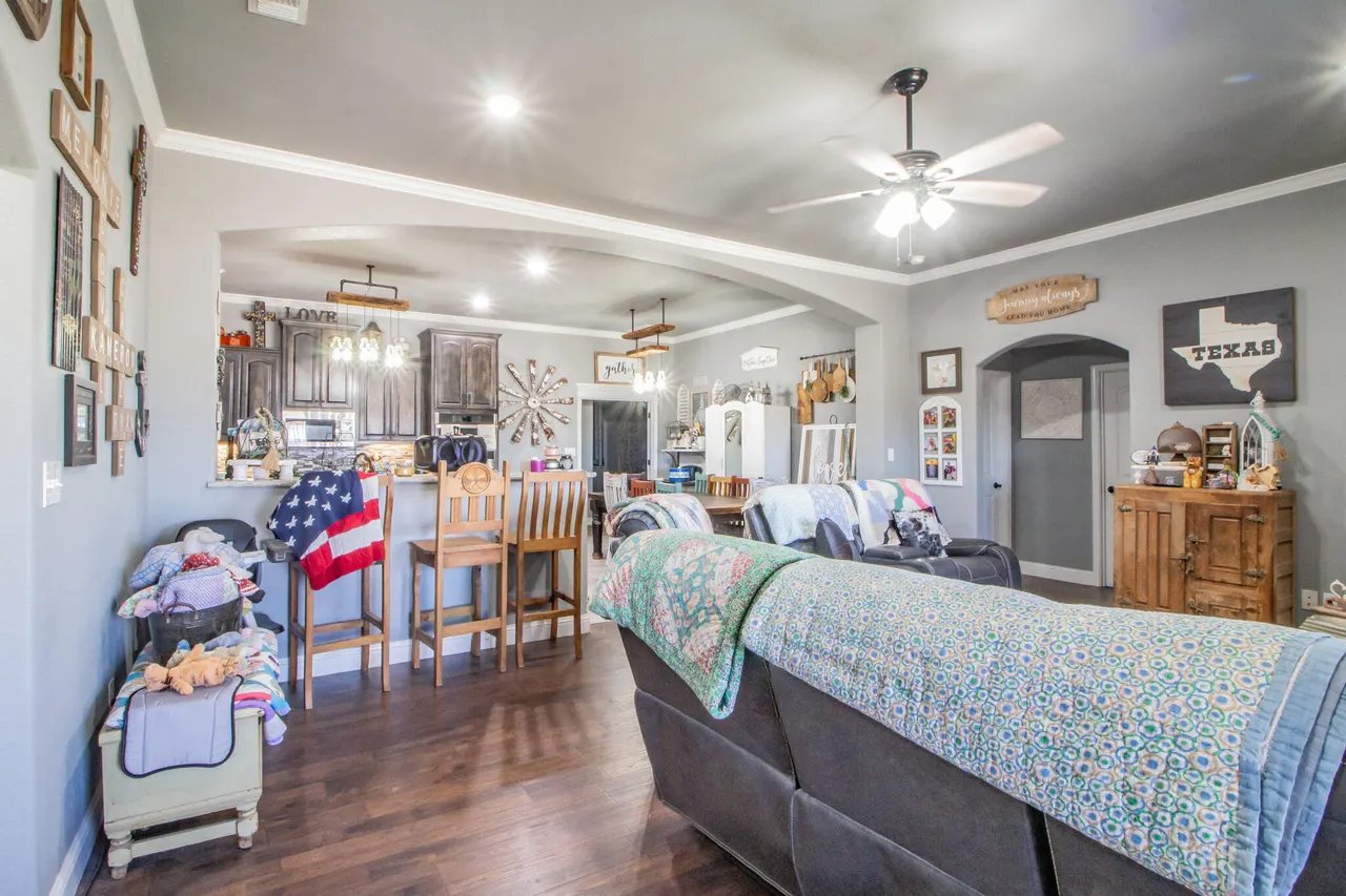 Photo 4 — 701 Avenue N, Abernathy, TX 79311