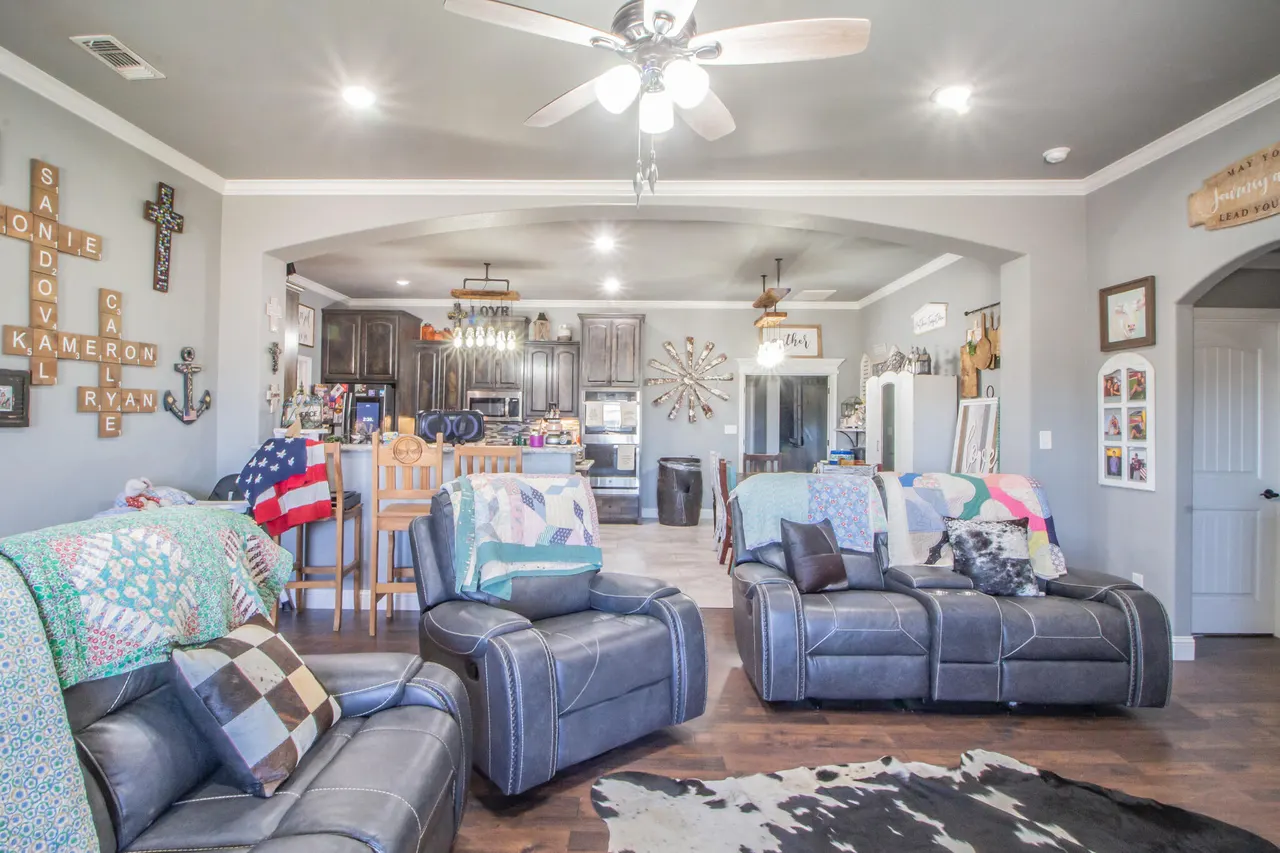 Photo 6 — 701 Avenue N, Abernathy, TX 79311