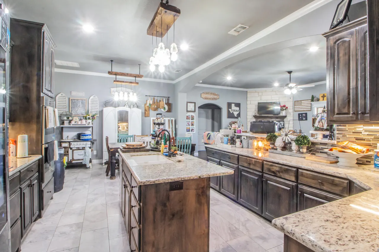 Photo 11 — 701 Avenue N, Abernathy, TX 79311