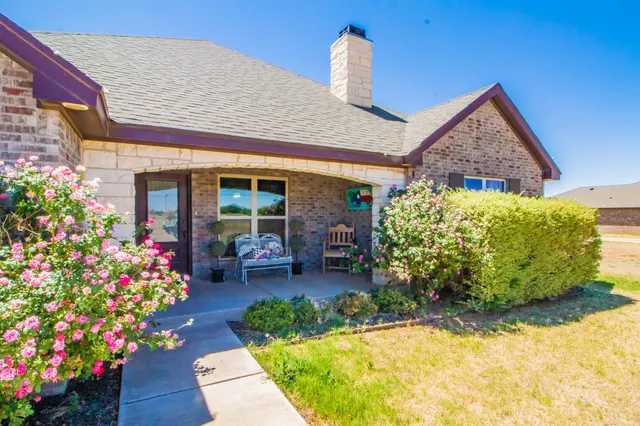 Photo 3 — 701 Avenue N, Abernathy, TX 79311