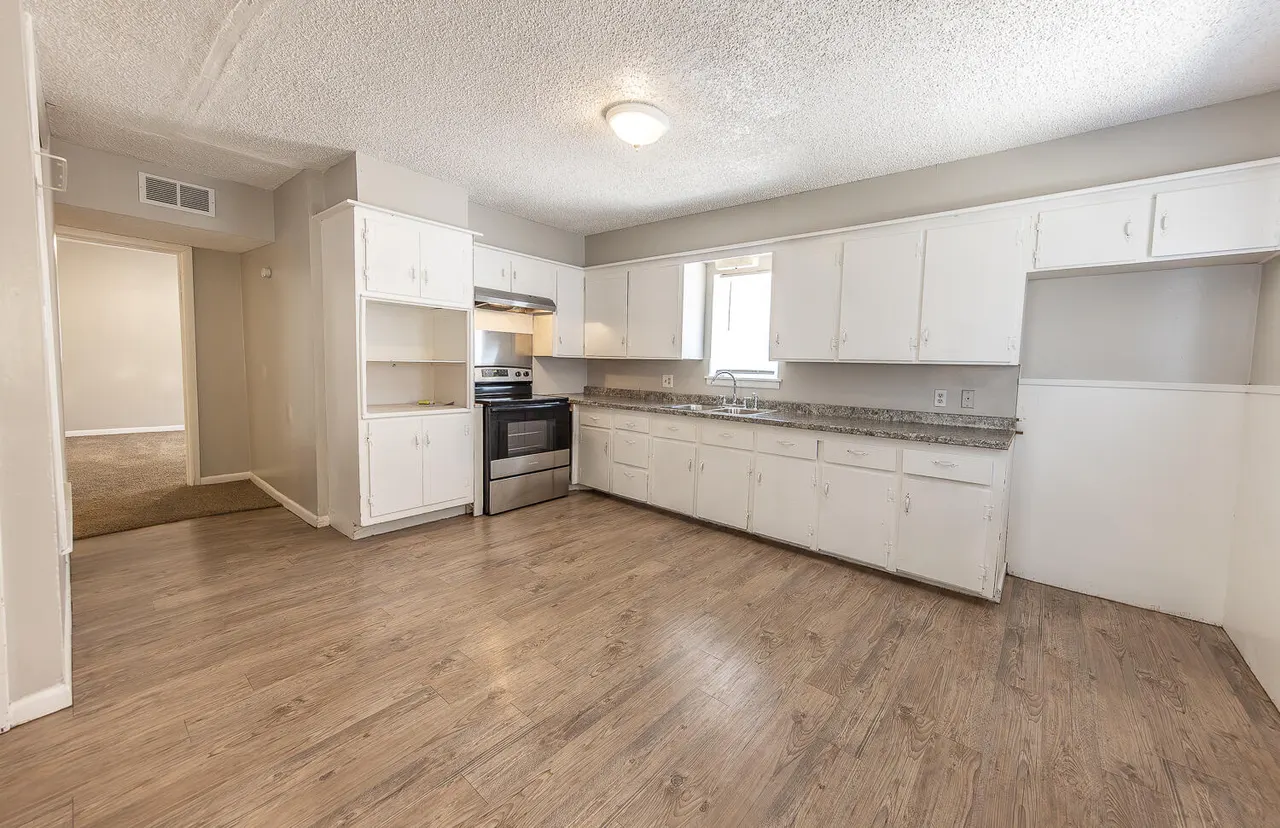 Photo 3 — 5005 39th Street, Lubbock, TX 79414