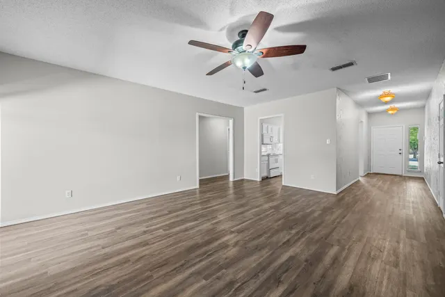 Photo 8 — 6806 85th Street, Lubbock, TX 79424