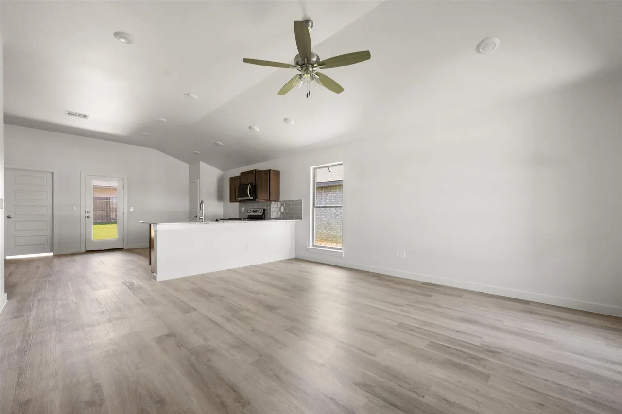 Photo 5 — 2425 Aberdeen Avenue, Wolfforth, TX 79382