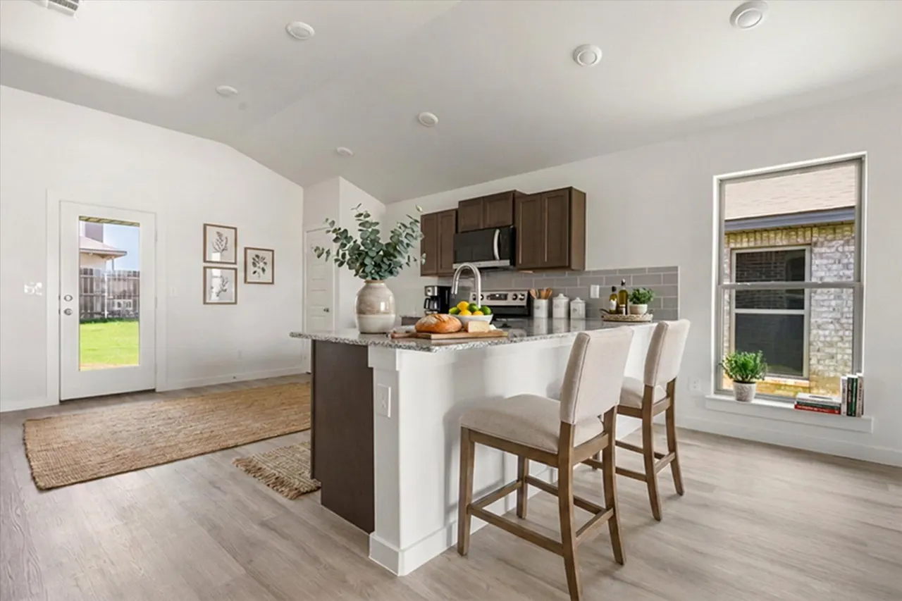 Photo 12 — 2425 Aberdeen Avenue, Wolfforth, TX 79382