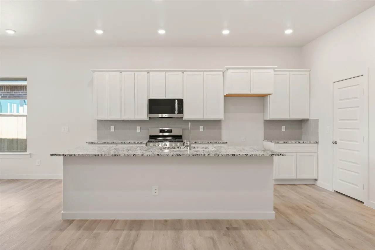 Photo 9 — 6928 53rd Street, Lubbock, TX 79407