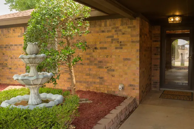 Photo 4 — 5405 73rd Street, Lubbock, TX 79424