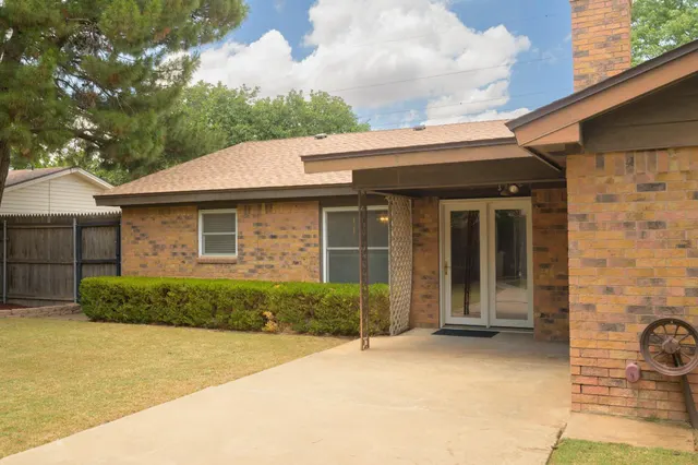 Photo 7 — 5405 73rd Street, Lubbock, TX 79424