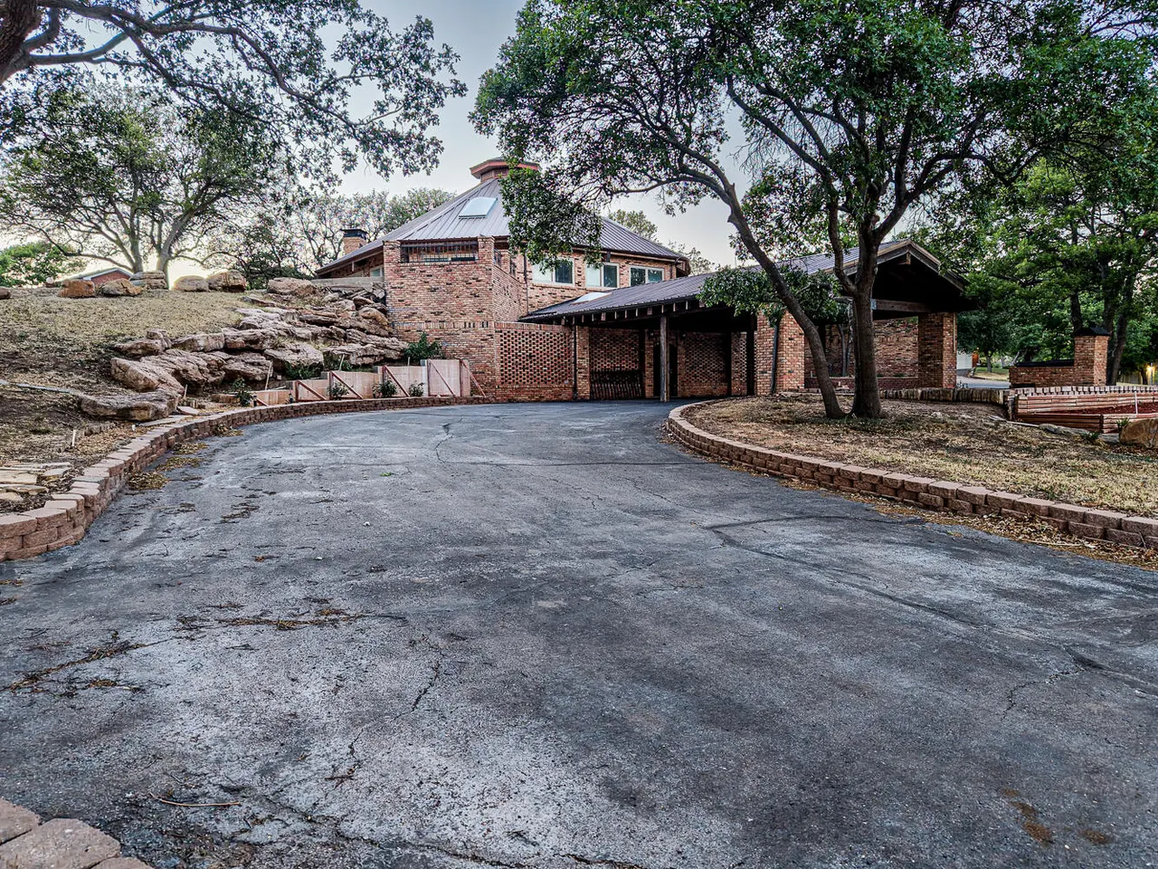 Photo 2 — 409 Mill Road, Lubbock, TX 79403