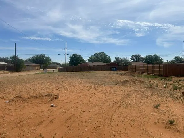 Front exterior — 111 Avenue V, Levelland, TX 79336