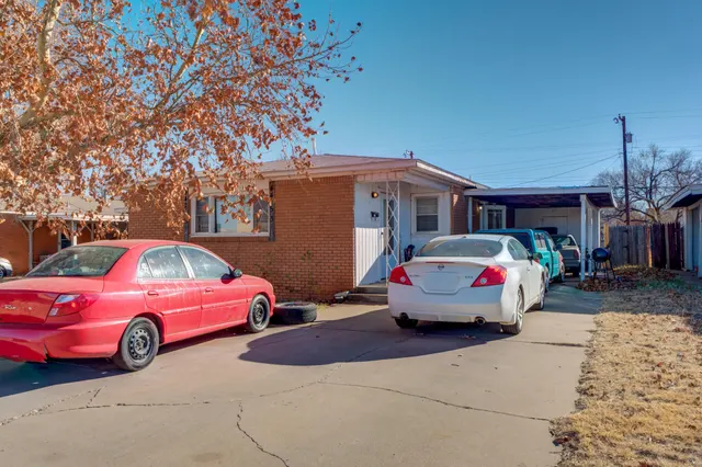 Photo 3 — 4425 31st Street, Lubbock, TX 79410