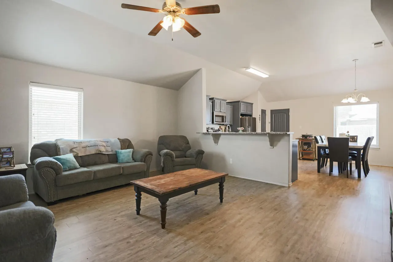 Photo 5 — 718 Hillshire Avenue, Wolfforth, TX 79382